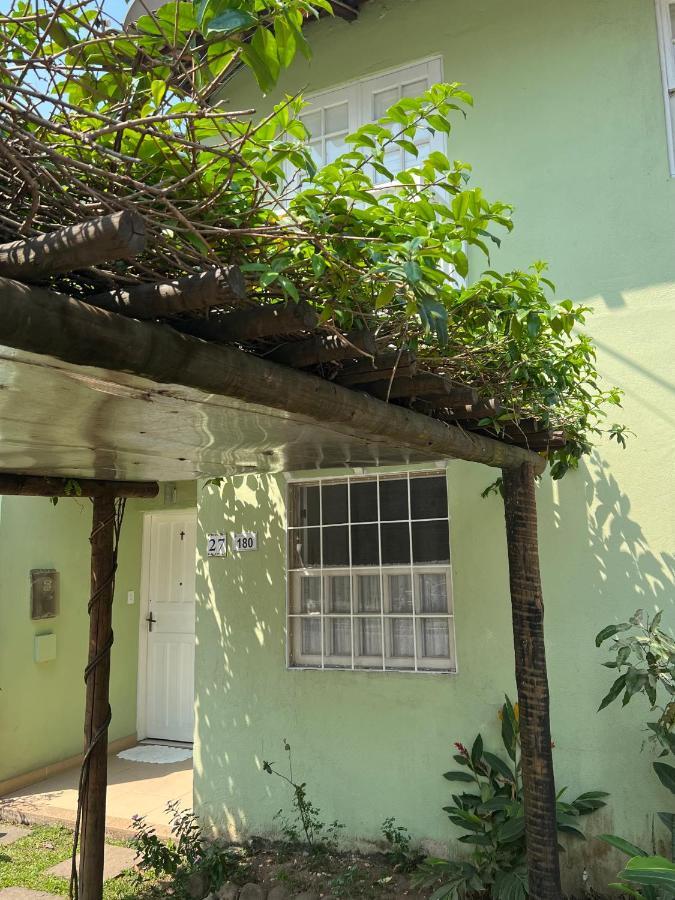 Casa Verde No Centro De Araquari Kültér fotó