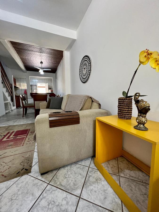 Casa Verde No Centro De Araquari Kültér fotó